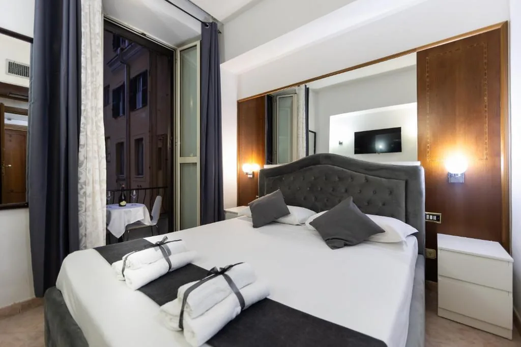 Camera Matrimoniale con Balcone — Hotel Max