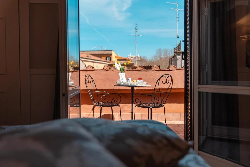 Double Room with Balcony — Hotel Modigliani