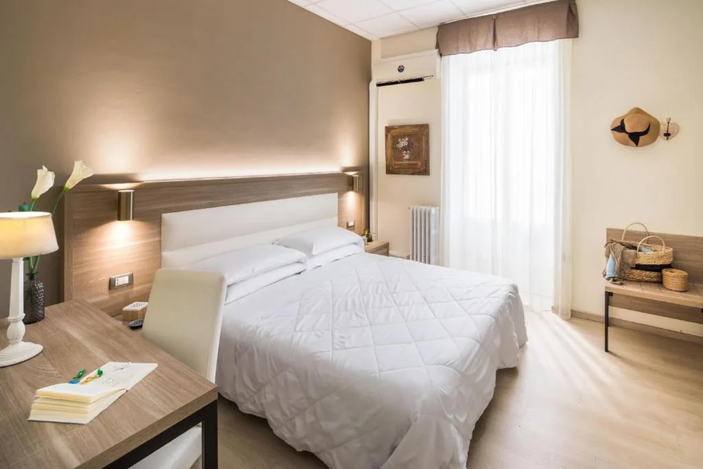 Camera Matrimoniale con Balcone — Hotel Tina
