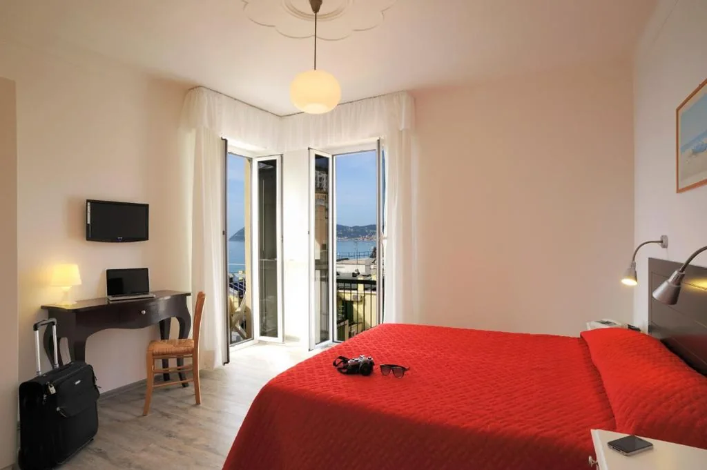 Double Room with Balcony — Hotel Tirreno
