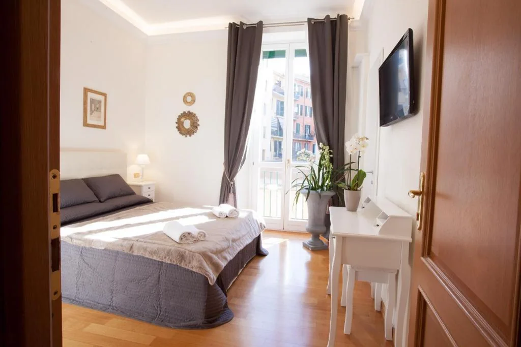 Camera Matrimoniale con Balcone — InnsideRome