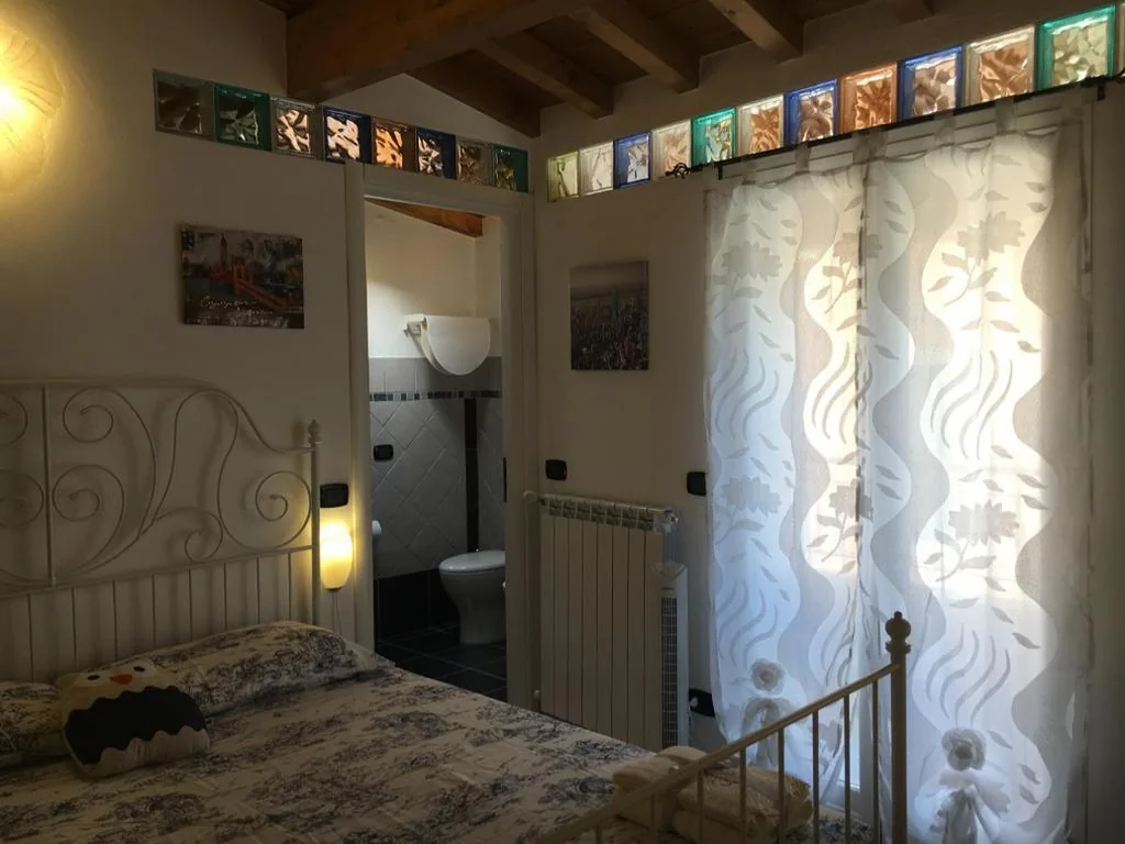 Camera Matrimoniale con Balcone — La Torre di Clo B&B