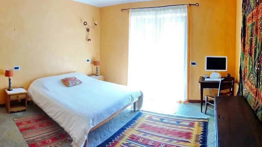 Double Room with Balcony — Le Renard d’Introd