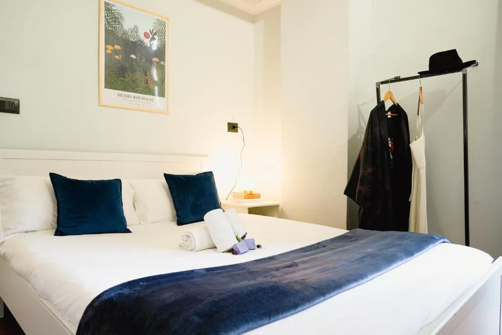 Double Room with Balcony — Maison Dante – Smart stays