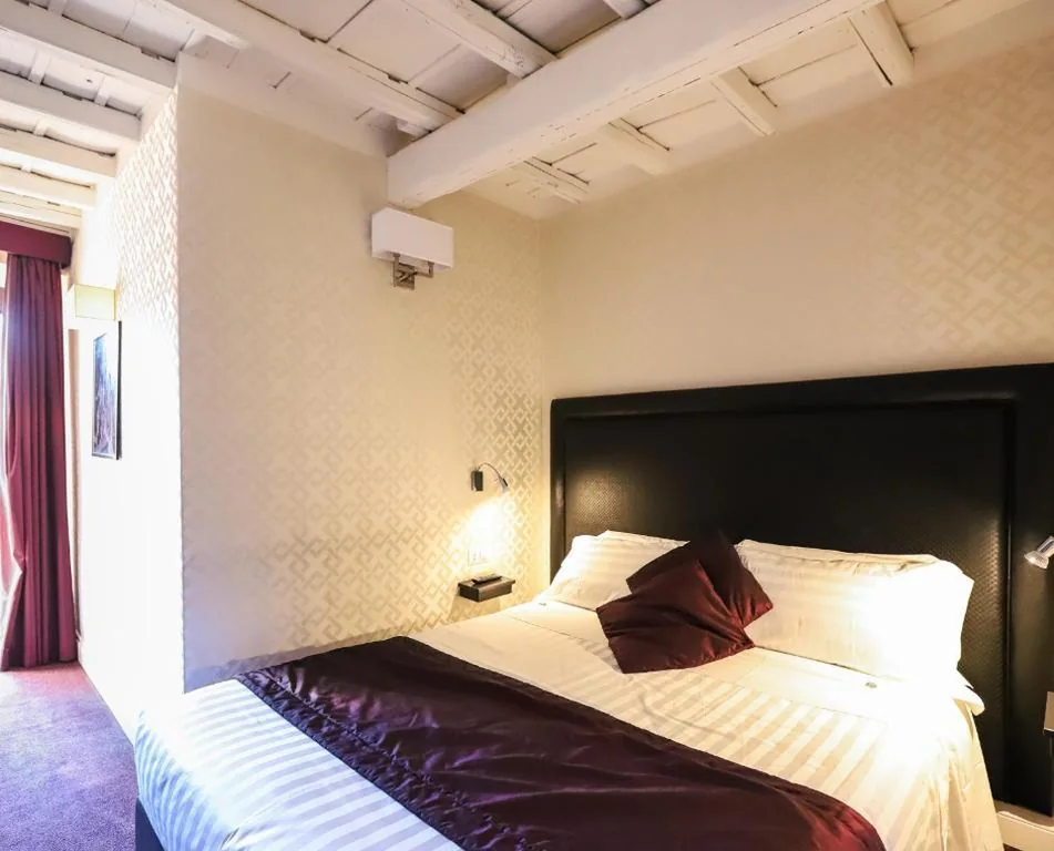 Camera Matrimoniale con Balcone — Minerva Relais