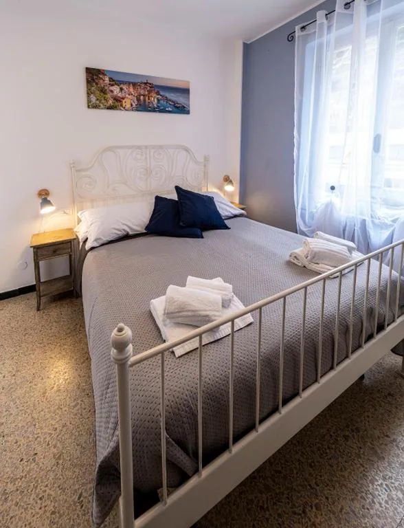 Double Room with Balcony — Pippo a Vernazza Rooms