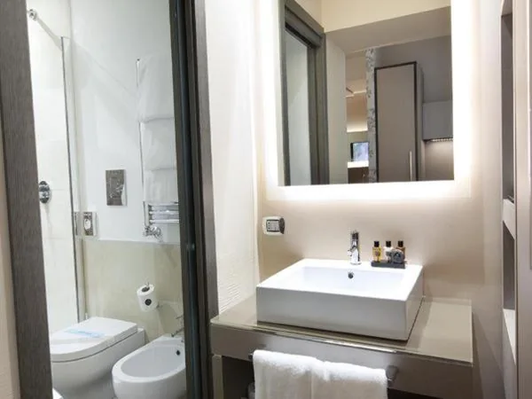 Camera Matrimoniale con Balcone — Quirinale Luxury Rooms