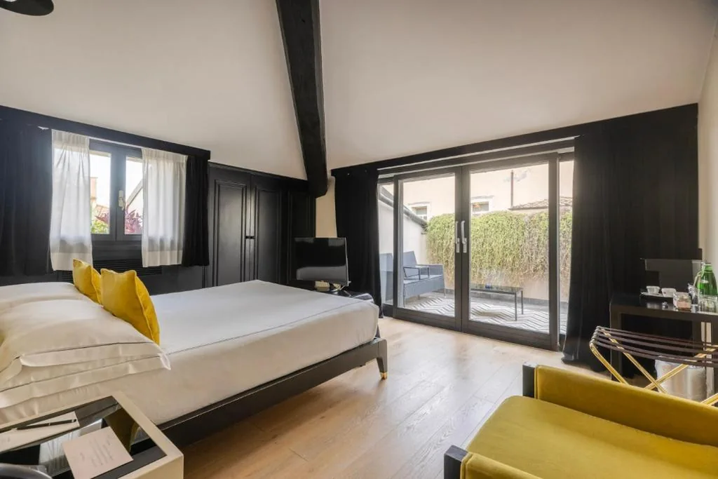 Camera Matrimoniale con Balcone — Roma Luxus Hotel