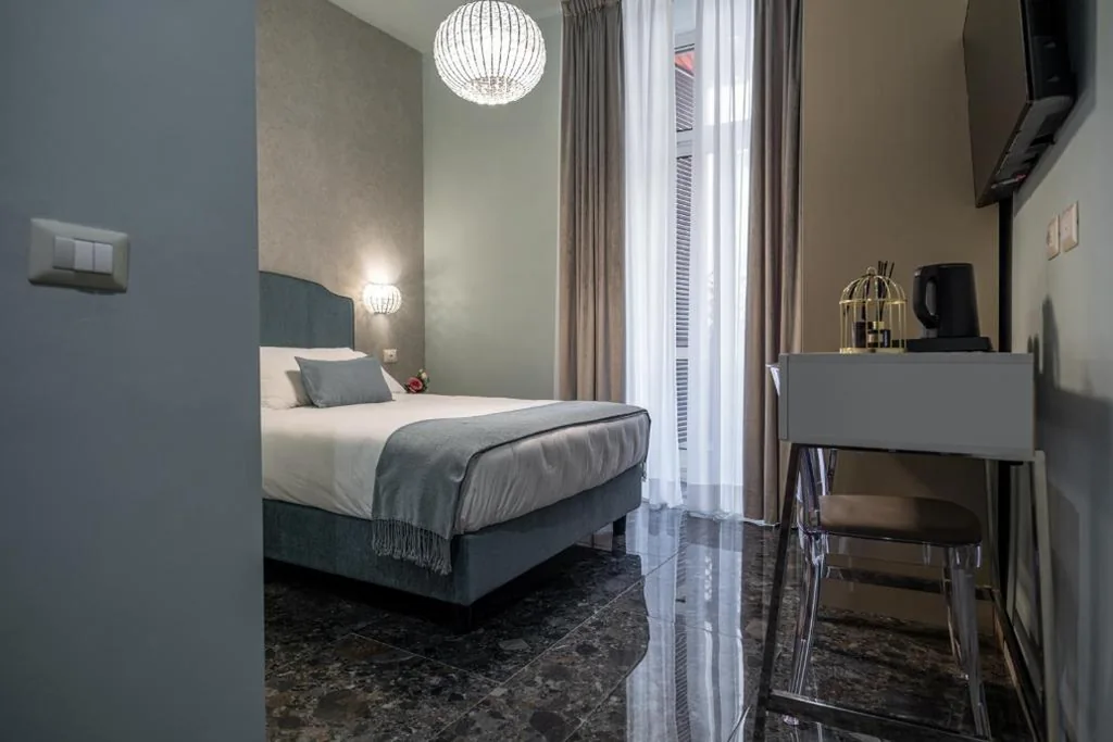 Double Room with Balcony — Roma suite hotel