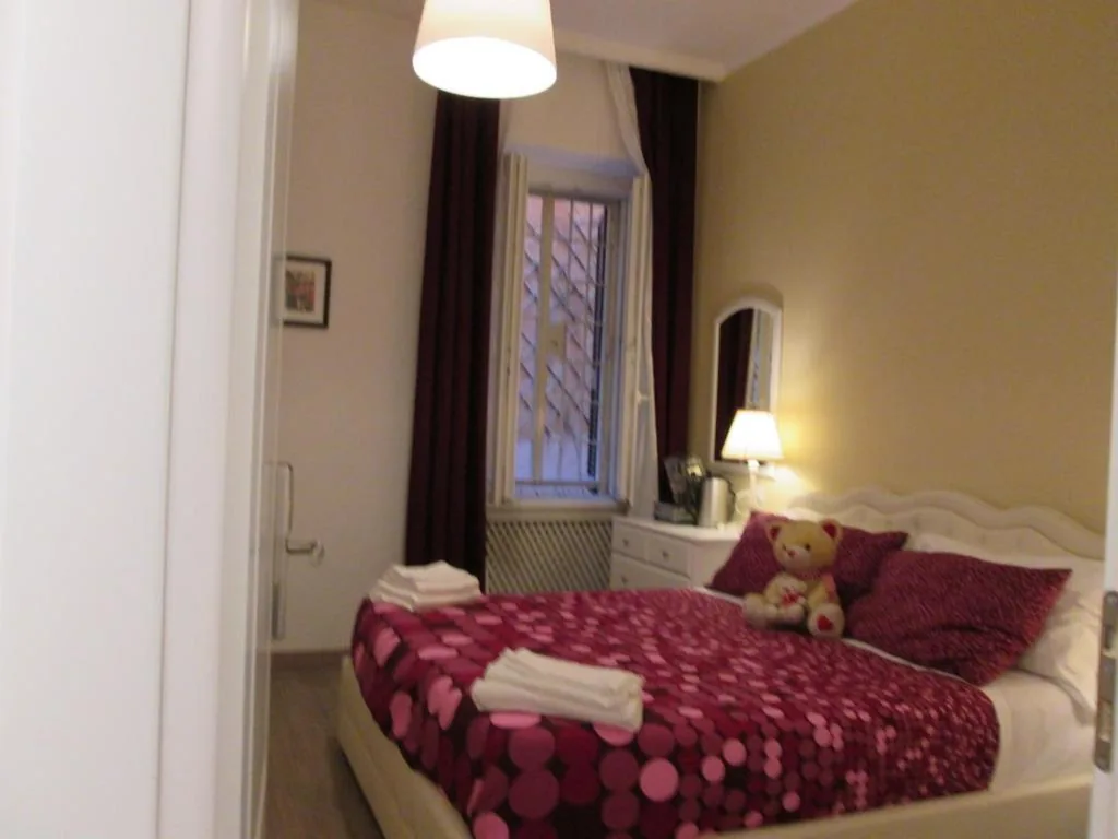 Camera Matrimoniale con Balcone — Trevi Elegance Suite