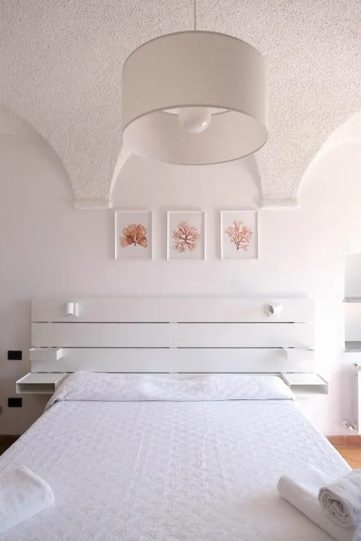 Camera Matrimoniale con Balcone — Villa San Pietro