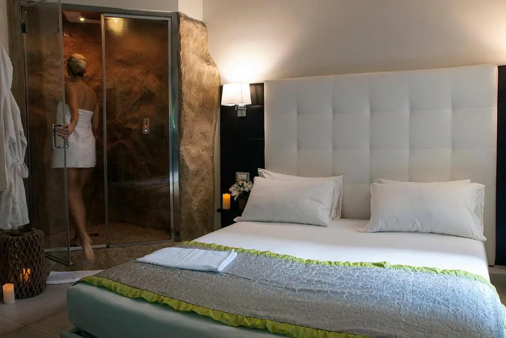 Camera Matrimoniale con Doccia Emozionale — Roman Holidays Boutique Hotel
