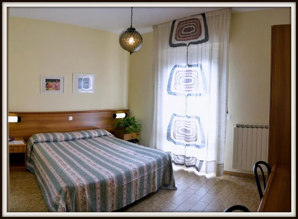 Camera Matrimoniale con Letto Supplementare (4 Adulti) — Hotel Del Golfo