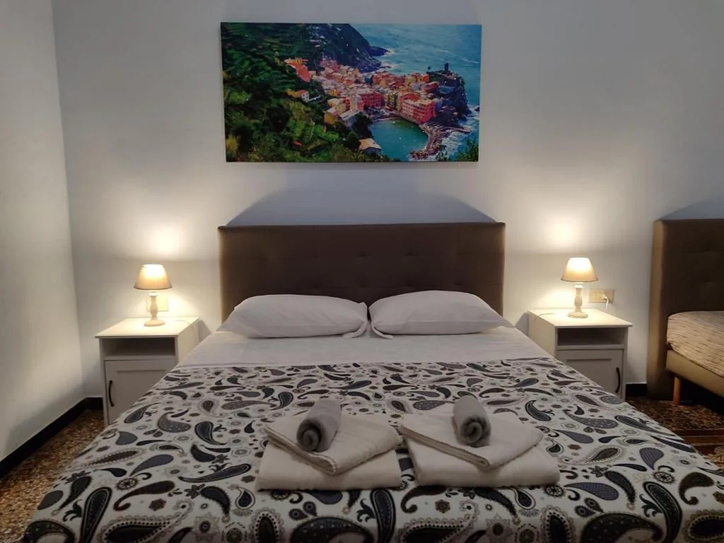 Camera Matrimoniale con Letto Supplementare — Albergo Locanda Alambra