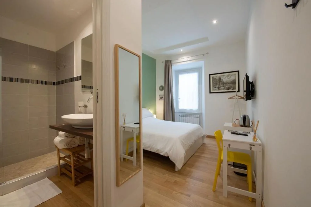 Double Room with Extra Bed — Domus Castroni Germanico