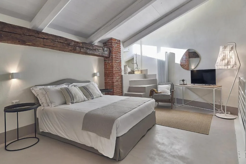 Camera Matrimoniale con Letto Supplementare — DORA maison de charme
