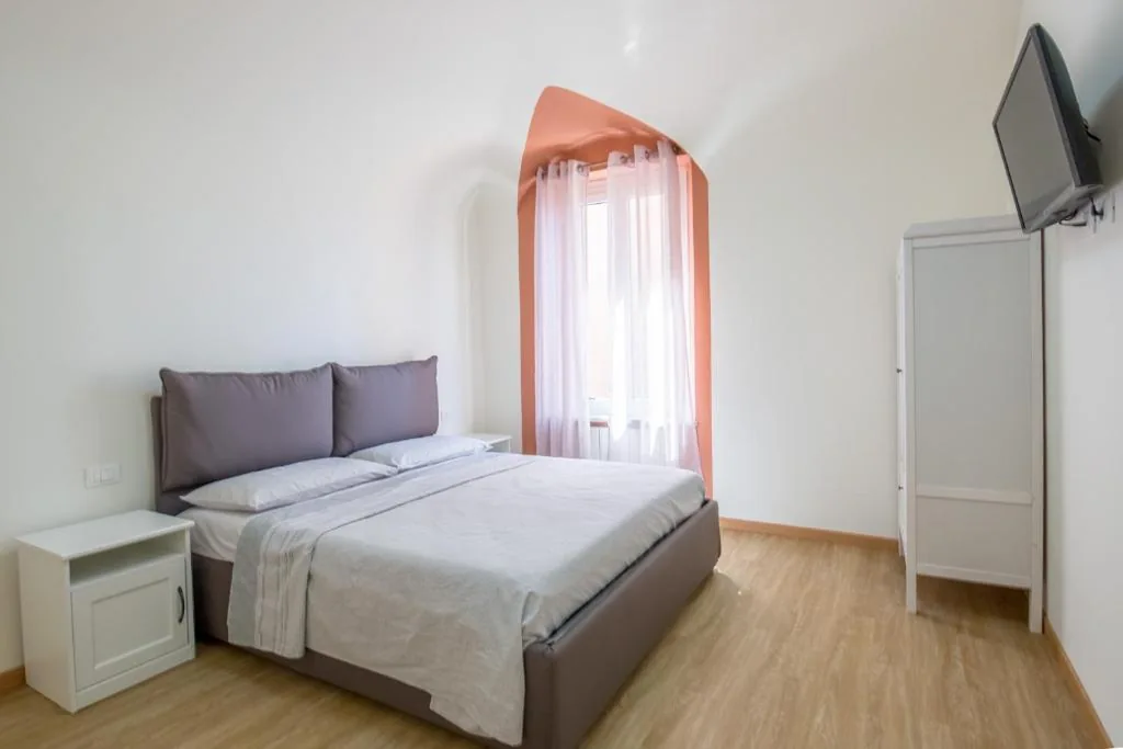 Camera Matrimoniale con Letto Supplementare — La terrazza