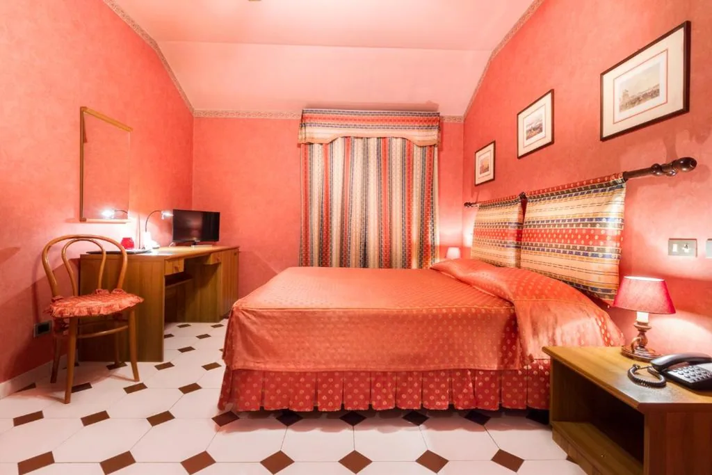 Camera Matrimoniale con Letto Supplementare — Park Hotel Villa Salzea