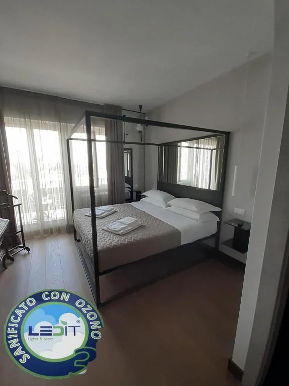 Camera Matrimoniale con Terrazza — 5-Rooms Apartment
