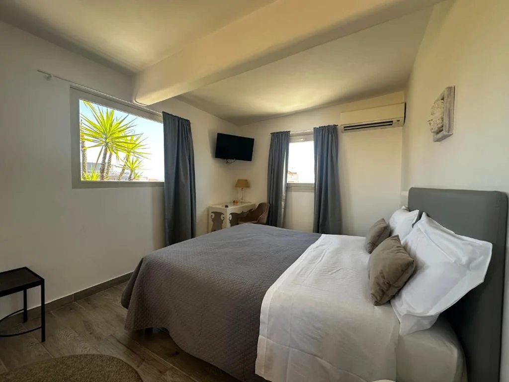 Camera Matrimoniale con Terrazza — All Comfort Astoria Palace