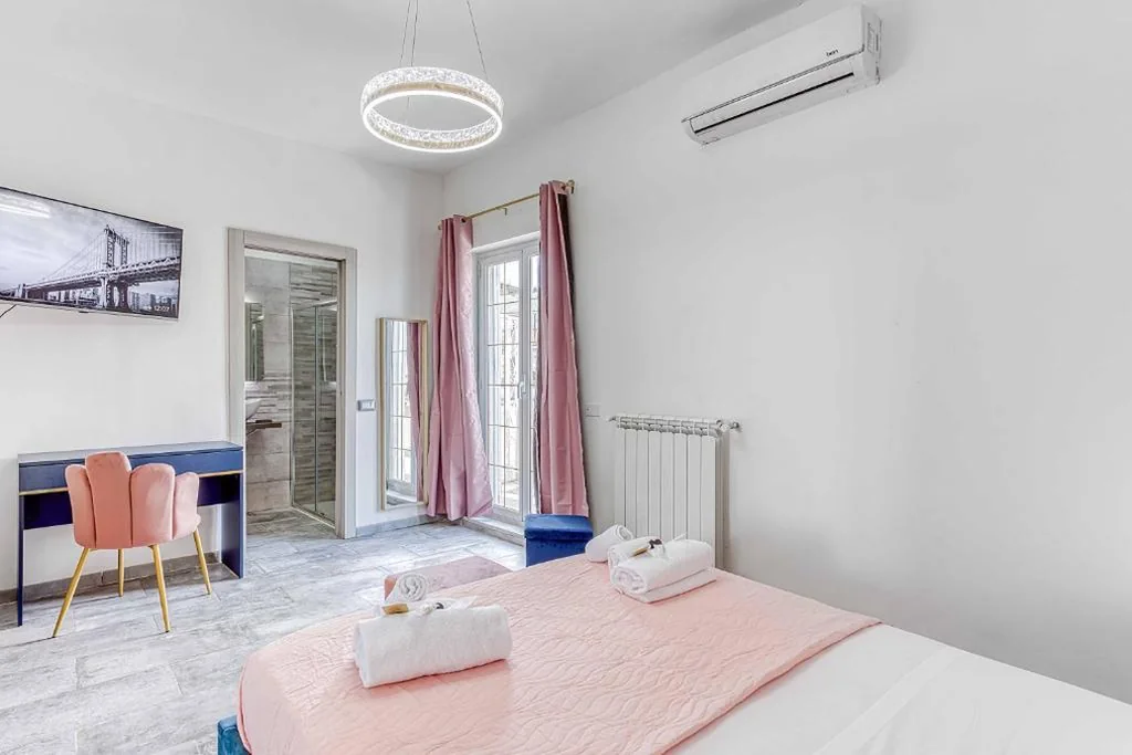 Double Room with Terrace — ARDECORE VIA VIGEVANO Guest House o Affittacamere