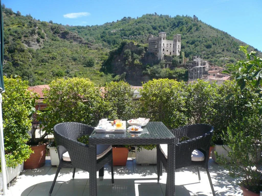 Camera Matrimoniale con Terrazza — B&B Dei Doria & Suite