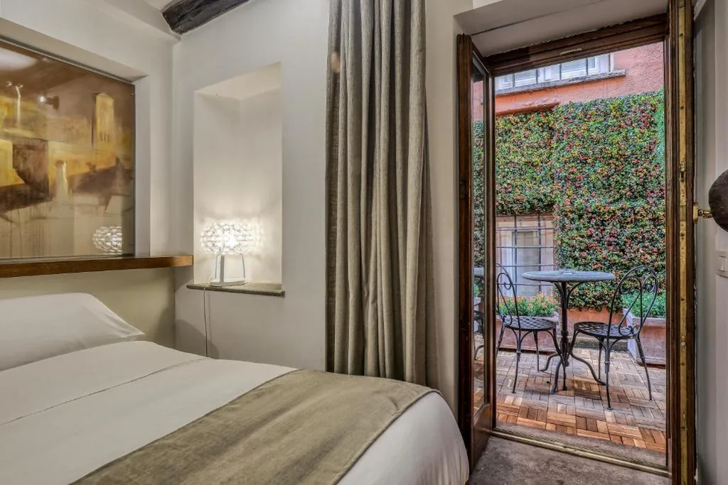 Double Room with Terrace — Easybnb – Luxury Navona