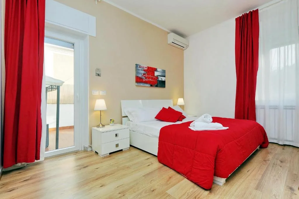Camera Matrimoniale con Terrazza — I Pini di Roma – Rooms & Suites