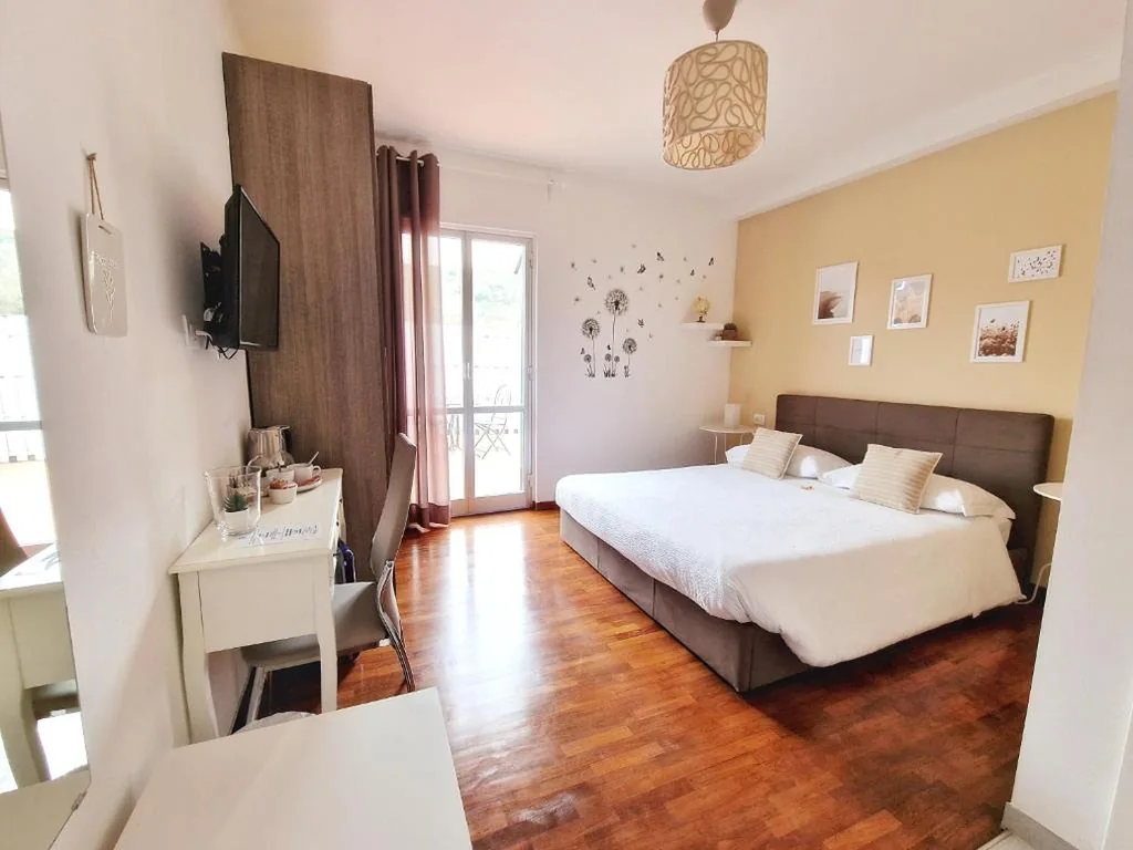 Camera Matrimoniale con Terrazza — Le Giare B&B