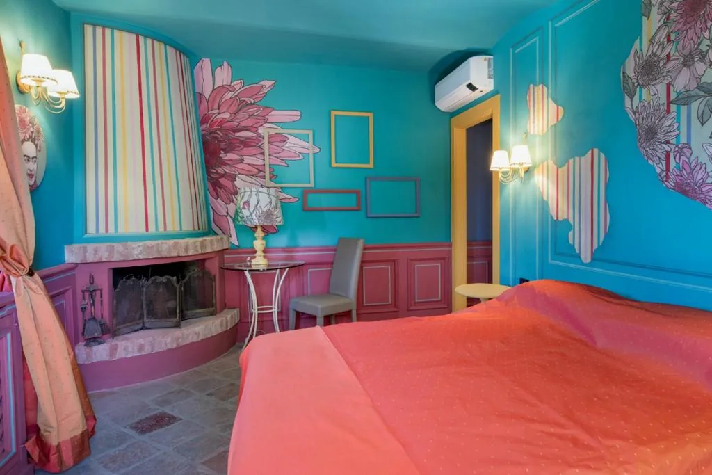Camera Matrimoniale con Terrazza — Segnavento -Rooms and Suites B&B a Manta vicino Saluzzo