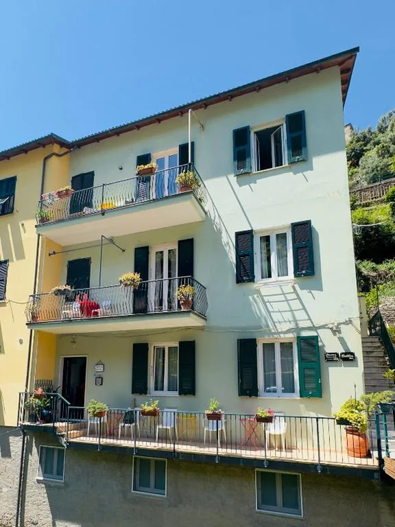Camera Matrimoniale con Vasca Idromassaggio — Da Zoe suite fontanavecchia