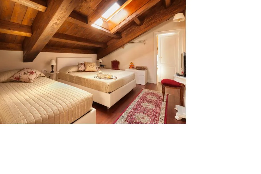Double Room with Whirlpool Bath — Duchessa Margherita Chateaux & Hotels