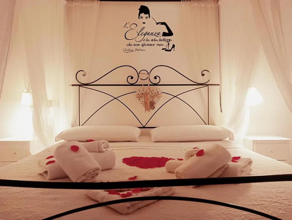 Camera Matrimoniale con Vasca Idromassaggio — Elegance B&B