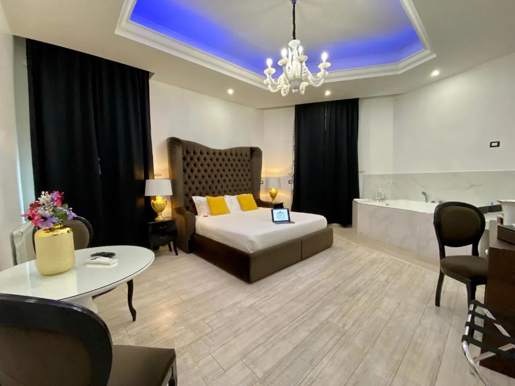 Double Room with Hot Tub — Escape Luxury Suite – CA Domus Collection