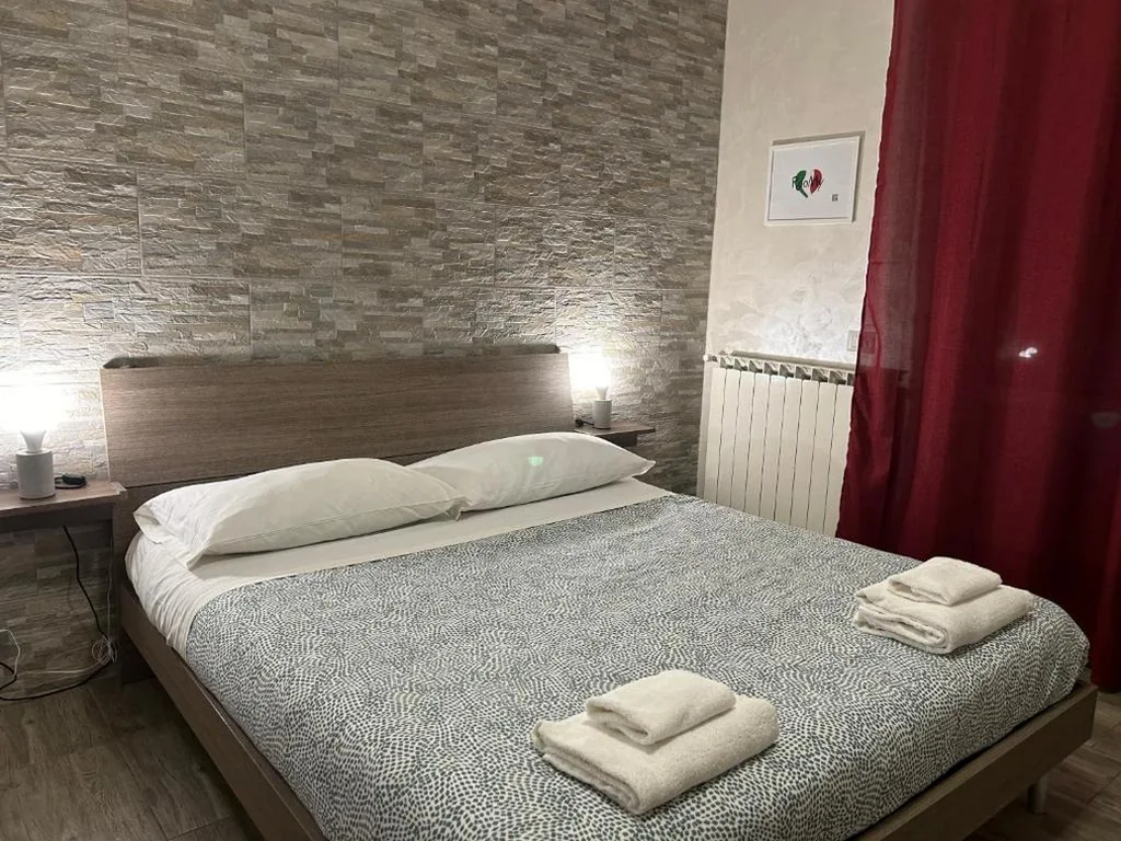 Camera Matrimoniale con Vasca Idromassaggio — Guest House Il Faraone
