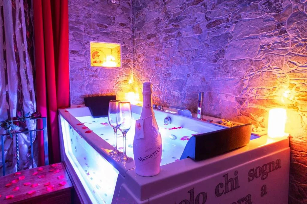 Double Room with Hot Tub — Il Gladiatore
