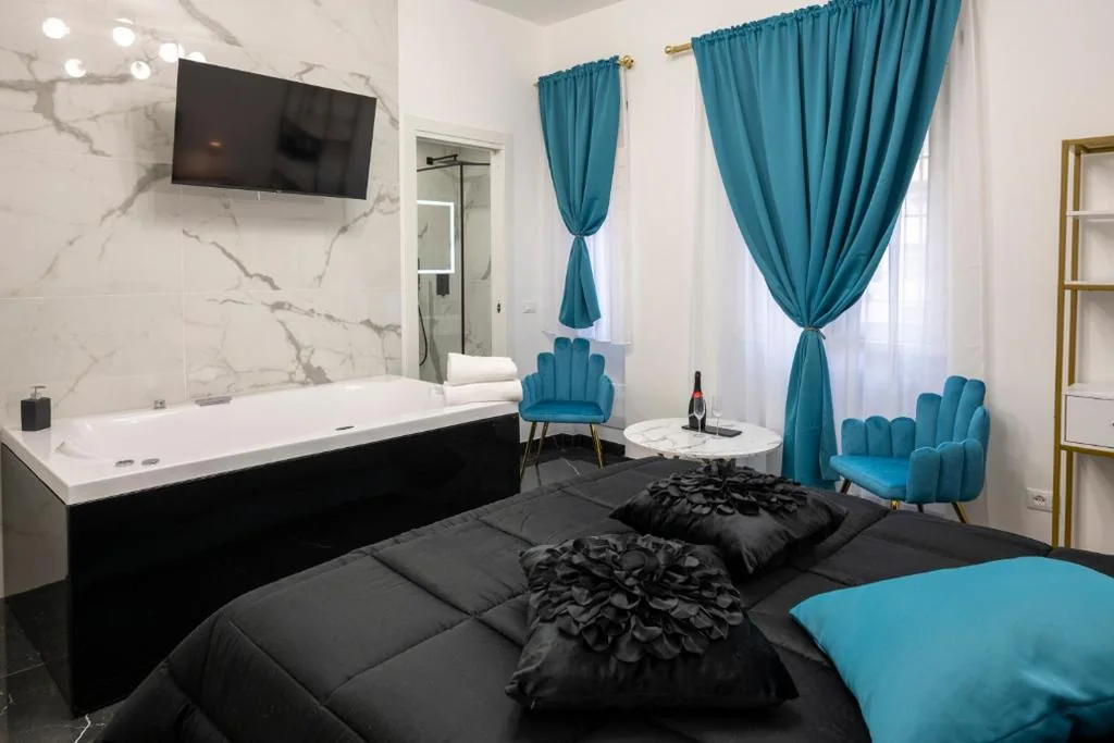 Camera Matrimoniale con Vasca Idromassaggio — Jacuzzi Rooms Vatican Museum