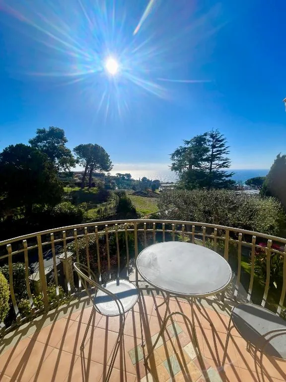 Double Room with Whirlpool Tub — Villa Gaia – Luxury Villa, pool & wellness rooms