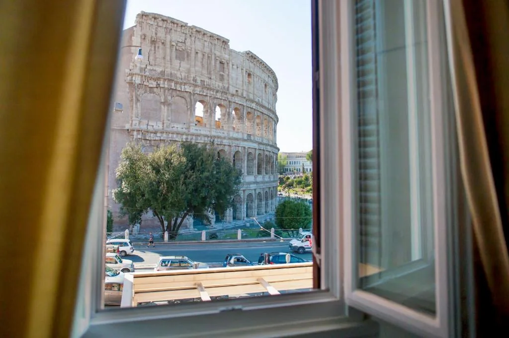 Double Room with Colosseum View — Royal House
