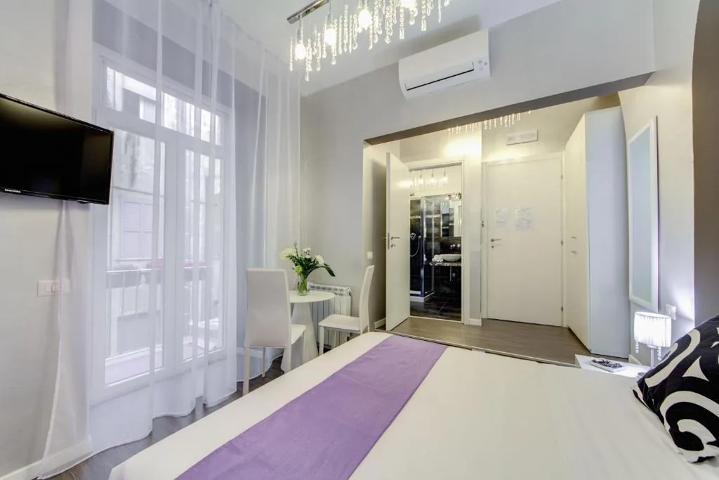 Double Room with Courtyard View — B&B Colosseo Panoramic Rooms