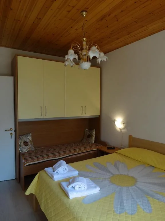 Double Room with Garden View — Affittacamere Graziella