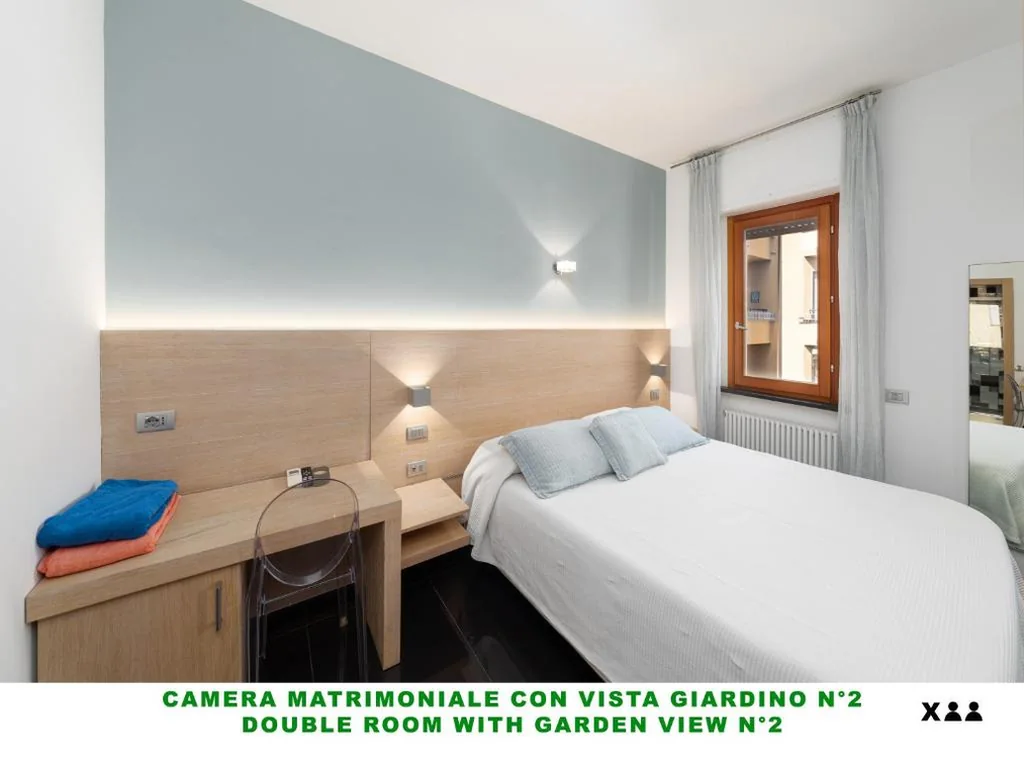 Camera Matrimoniale con Vista Giardino — Affittacamere Lo Scoglio