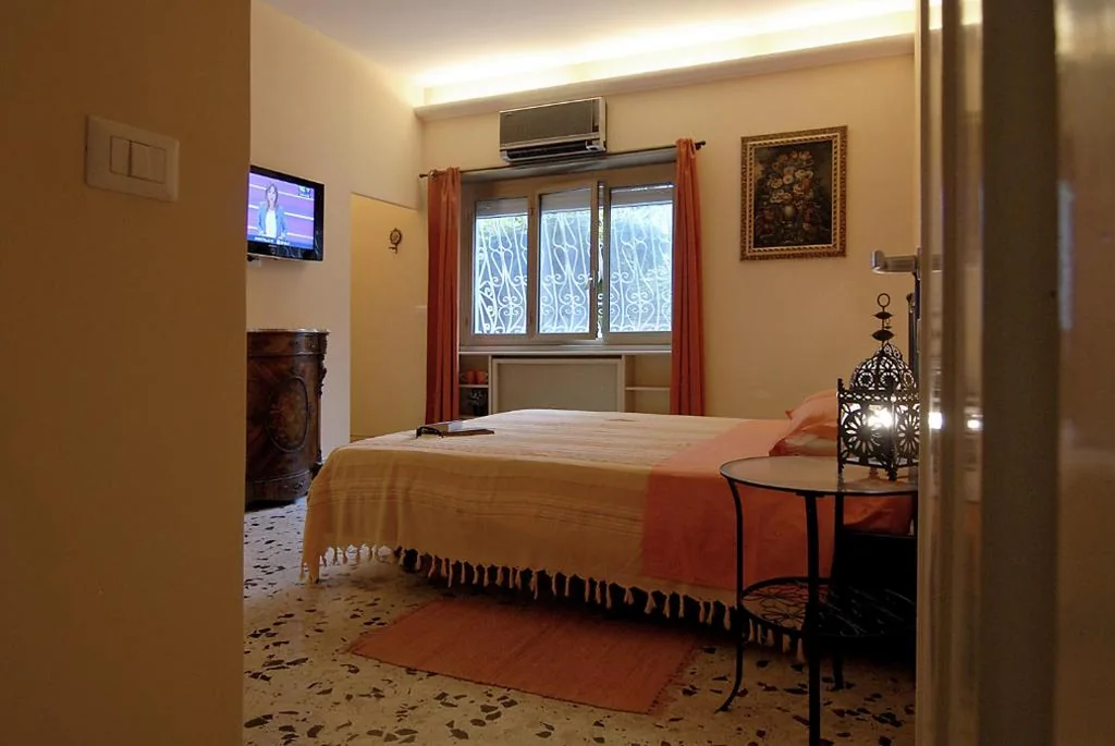 Double Room with Garden View — B&B Tiburtina Garden