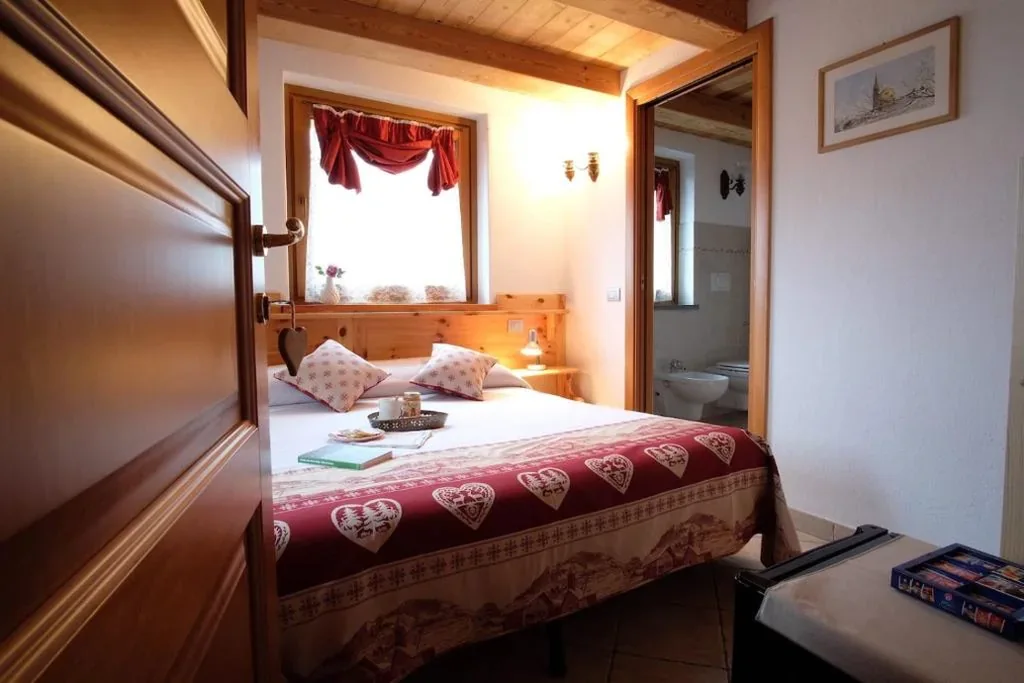 Double Room with Garden View — Chambres d’Hotes Rue Saint Bernard