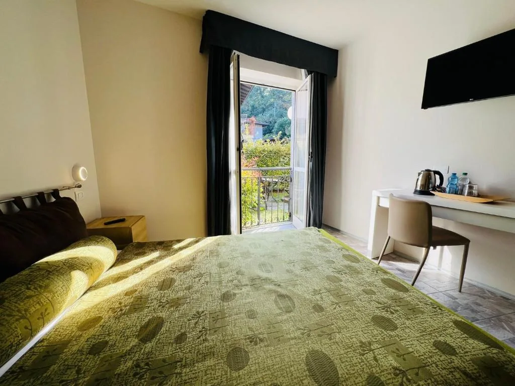 Double Room with Garden View — hotel garni Santa Caterina