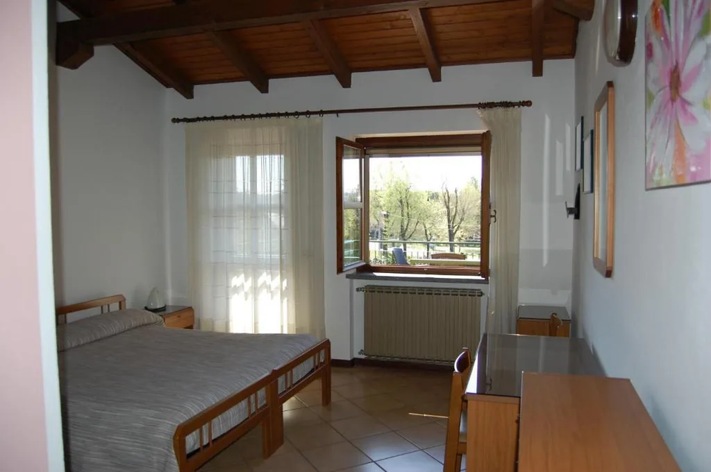 Double Room with Lake View — B&B Il Gufetto