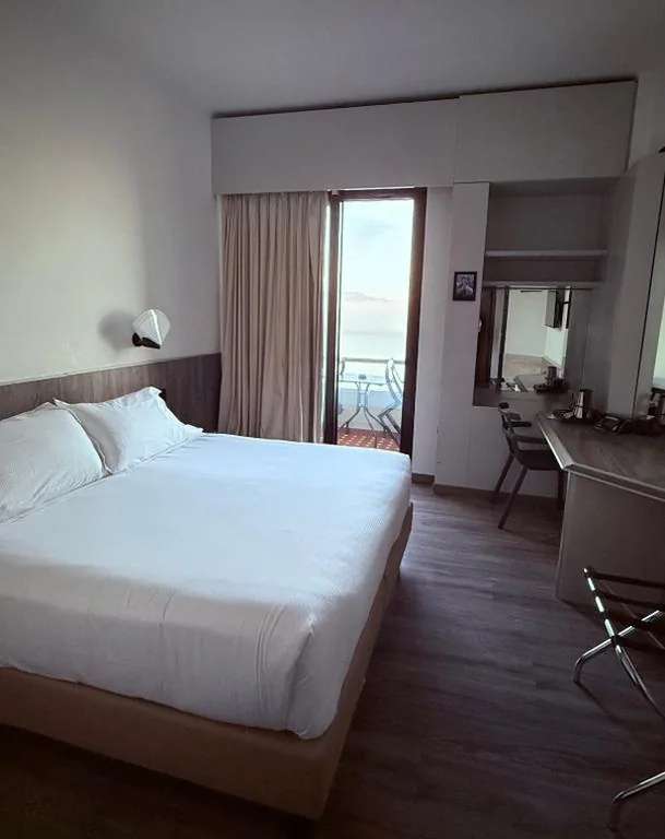 Double Room with Lake View — Hotel Concorde