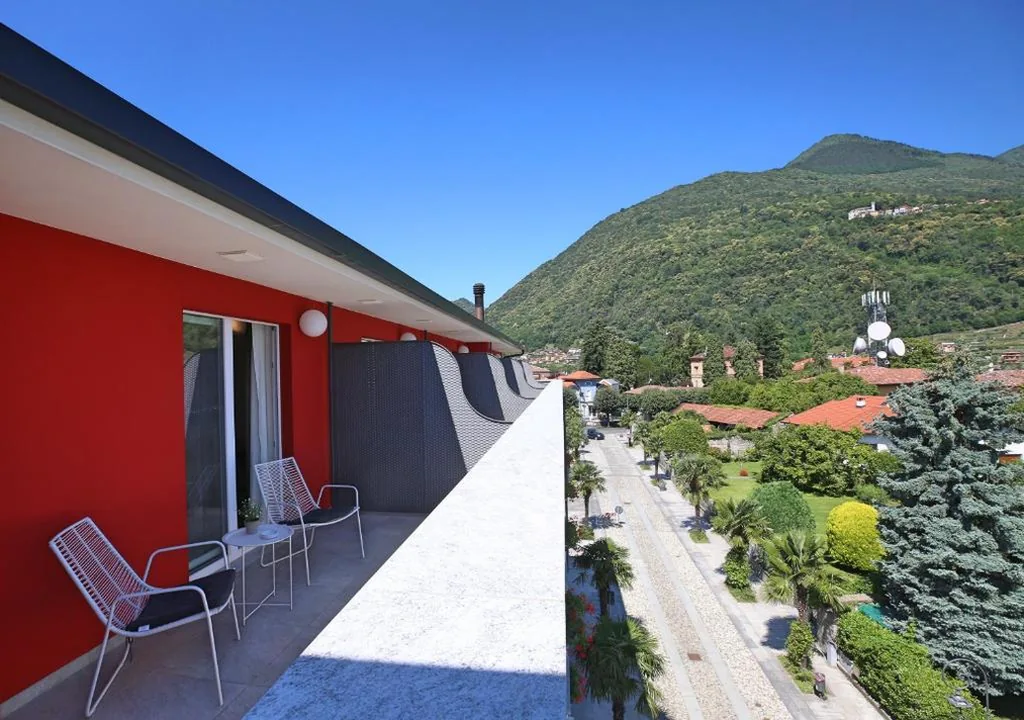 Double Room with Lake View — Hotel Elvezia