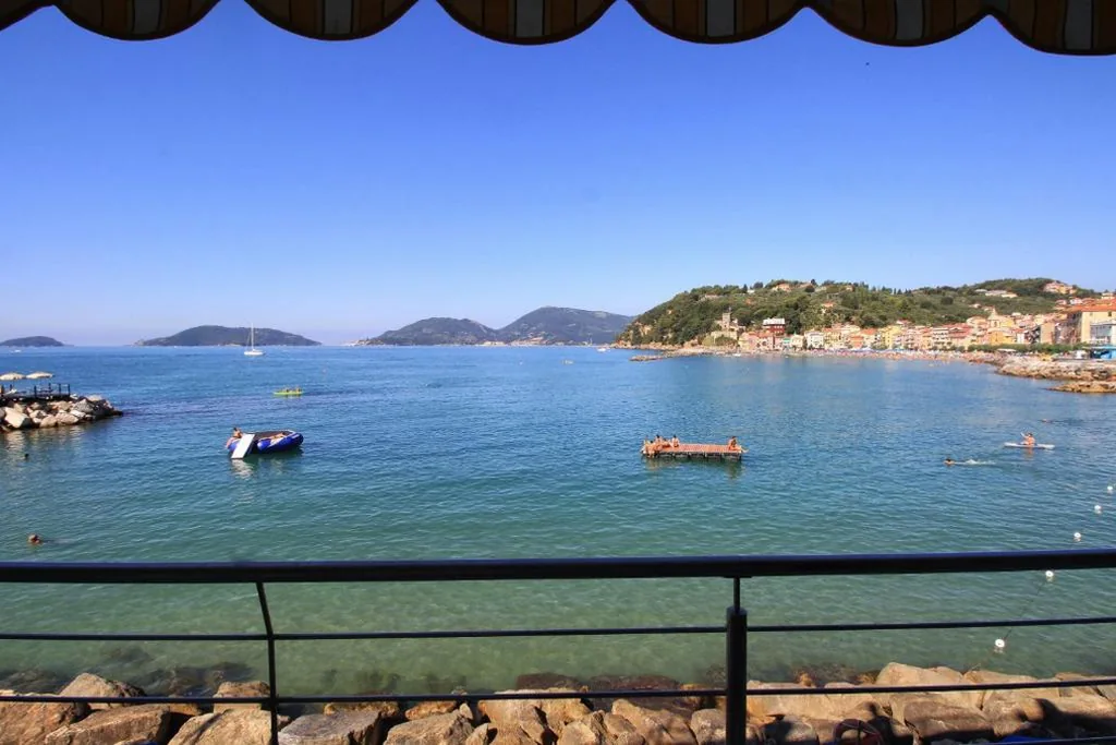 Camera Matrimoniale con Vista Mare (1 Adulto) — Hotel San Terenzo