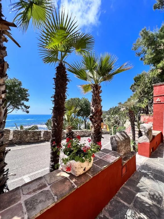 Camera Matrimoniale con Vista Mare — Aeneas’ Landing Resort